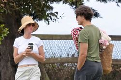 Katy Perry và Justin Trudeau gây chú ý với khoảnh khắc thân mật trong buổi dã ngoại