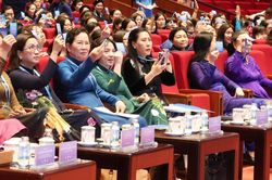 789 đại biểu bước vào Phiên làm việc thứ nhất Đại hội Phụ nữ toàn quốc lần thứ XIV