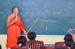 Mùa hè gieo chữ nơi phum, sóc