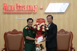Bộ Chỉ huy Quân sự tỉnh An Giang chúc mừng Báo và Phát thanh - Truyền hình An Giang nhân Ngày Báo chí Cách mạng Việt Nam
