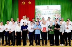 Ra mắt 'Hội quán Rồng Xanh': Tiếp sức cho nông dân trồng thanh long Tân Thuận Bình