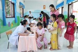 Linh hoạt tháo gỡ vướng mắc, quyết tâm đạt chỉ tiêu khám sức khỏe toàn dân