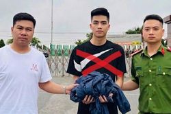 Đối tượng truy nã đặc biệt nguy hiểm về tội giết người ra đầu thú