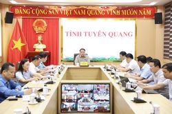 Chủ tịch UBND tỉnh Phan Huy Ngọc: Ưu tiên các nguồn lực thu hút đầu tư phát triển các khu, cụm công nghiệp