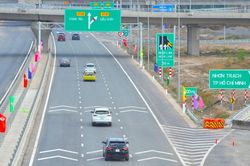 Cục Đường bộ y&ecirc;u cầu bảo đảm thu ph&iacute; th&ocirc;ng suốt cao tốc TP.HCM - Long Th&agrave;nh - Dầu Gi&acirc;y