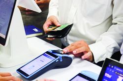 Ngân hàng tăng tốc số hóa dịch vụ lõi