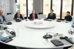 Tổng thống Trump hứa 'làm bất cứ điều gì' để chấm dứt xung đột Ukraine