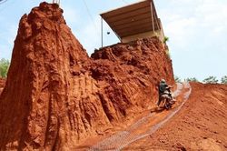 Thanh tra toàn diện dự án để nhà dân chênh vênh ở Đồng Nai