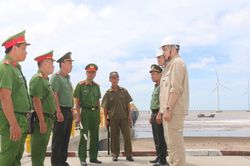 Giữ vững an ninh, phục vụ phát triển kinh tế, xã hội ở Vĩnh Long