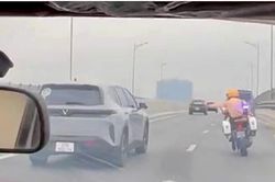 CSGT Hà Nội mở đường, hỗ trợ xe đưa sản phụ đến bệnh viện