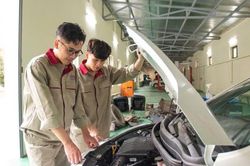 Tay nghề trong thị trường lao động mới