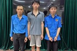 Tạm giữ ba nhân viên bảo vệ chung cư hành hung khách