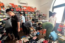 Tiêu hủy hơn 400 đôi giày thể thao giả mạo nhãn hiệu nổi tiếng