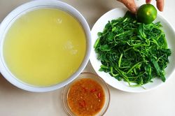 Lấy nước luộc rau làm canh: Tốt cho sức khỏe hay tiềm ẩn rủi ro?