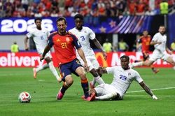 Cầu thủ đi v&agrave;o lịch sử World Cup theo c&aacute;ch... kh&ocirc;ng ai mong muốn