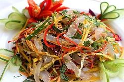 Sai lầm khi ăn nộm sứa, thanh niên 28 tuổi suýt mất mạng
