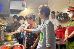 Phường Ô Chợ Dừa tăng cường công khai thông tin về an toàn thực phẩm