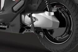 Xe máy điện ở Việt Nam trang bị ngang xe ga 150cc, đi 173 km/sạc, siêu tốc độ giá gần 53 triệu đồng gây ngạc nhiên