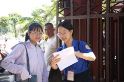 Nữ sinh Quốc Học Huế v&agrave; h&agrave;nh tr&igrave;nh ghi dấu ấn để trở th&agrave;nh đại biểu trẻ tuổi nhất dự Đại hội Đo&agrave;n to&agrave;n quốc