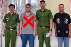 Khởi tố t&agrave;i xế d&ugrave;ng bằng l&aacute;i giả chở kh&aacute;ch