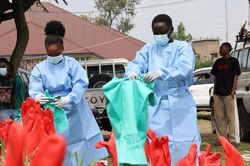 Hơn 830 ca nhiễm, gần 200 người tử vong: Dịch Ebola lan nhanh ở Congo, đã vượt biên sang Uganda