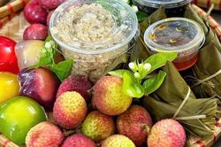 Tết Đoan Ngọ: Nhiều gia đình chọn mâm cúng tối giản, vừa đủ giữ nét truyền thống