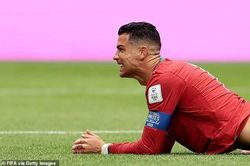 Kh&ocirc;ng b&agrave;n thắng v&agrave; kh&ocirc;ng kiến tạo, Ronaldo n&oacute;i g&igrave; trong ng&agrave;y g&acirc;y thất vọng?