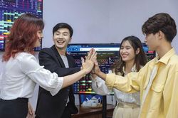 Chuẩn bị g&igrave; khi d&ograve;ng vốn &Acirc;u - Mỹ sắp 'g&otilde; cửa' thị trường chứng kho&aacute;n?