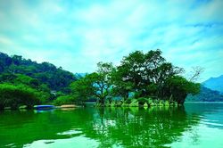Du ngoạn hồ Ba Bể