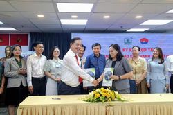 Trung t&acirc;m B&aacute;o ch&iacute; TPHCM v&agrave; Học viện C&aacute;n bộ hợp t&aacute;c x&acirc;y dựng hệ sinh th&aacute;i đ&agrave;o tạo v&agrave; truyền th&ocirc;ng số