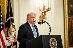 &Ocirc;ng Trump thảo luận với l&atilde;nh đạo Syria về việc thay Israel đối ph&oacute; Hezbollah