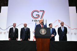 Chiến sự Trung Đông ngày 111: Ông Trump nói về thời gian Mỹ rút quân khỏi vùng Vịnh; Iran cảnh báo 'sẵn sàng bóp cò'