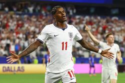 Rashford lập c&ocirc;ng gi&uacute;p tuyển Anh thắng Croatia 4-2