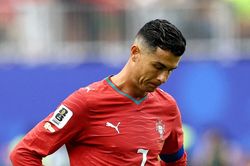 World Cup phơi b&agrave;y sự thật về Ronaldo