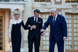 Ông Macron tạo 'quả bom ngoại giao' ở phút cuối G7