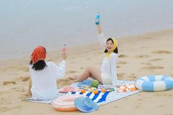 Hòn đảo kín tiếng ở Quảng Ninh bất ngờ đông khách hè này