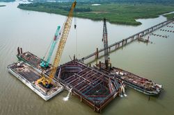 To&agrave;n cảnh c&ocirc;ng tr&igrave;nh cầu d&acirc;y văng 7.300 tỷ đồng tr&ecirc;n s&ocirc;ng Hồng