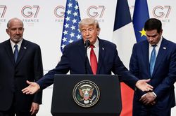 'T&ocirc;i mới l&agrave; sếp': &Ocirc;ng Trump g&acirc;y ch&uacute; &yacute; tại G7