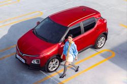 Chủ xe VinFast VF 5 thích thú với chiếc ôtô 'một công đôi việc'
