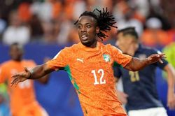 World Cup 2026: Cầu thủ Bờ Biển Ng&agrave; bị điều tra b&aacute;n độ