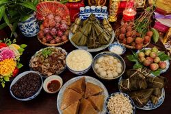 Tết Đoan Ngọ: Mâm cúng ba miền khác nhau thế nào?