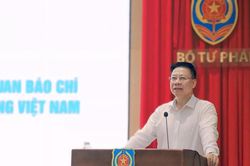 B&aacute;o ch&iacute; - 'cầu nối' đưa ph&aacute;p luật v&agrave;o cuộc sống