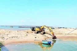 Nạo vét bồi lắng ở cửa biển