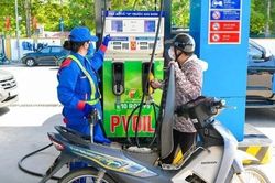 Từ 15h ngày 18/6 giá xăng E10 không cao hơn 20.753 đồng/lít