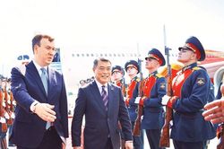 Khẳng định vai tr&ograve; cầu nối tin cậy