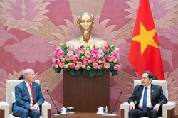 Chủ tịch Quốc hội Trần Thanh Mẫn tiếp Đại sứ Canada tại Việt Nam