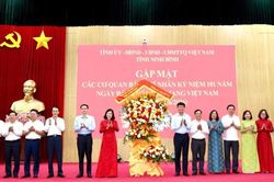 B&aacute;o ch&iacute; đồng h&agrave;nh c&ugrave;ng Ninh B&igrave;nh hiện thực h&oacute;a kh&aacute;t vọng ph&aacute;t triển mới