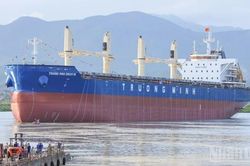 Hạ thủy thành công tàu hàng rời 45.000DWT số 2