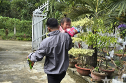Chuyện chưa kể của những người 'phụng công, thủ pháp'-Bài 2: Ám ảnh những vụ cưỡng chế giao con