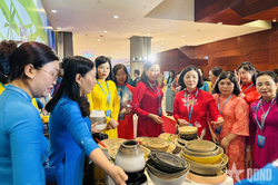 Đại hội đại biểu Phụ nữ to&agrave;n quốc lần thứ XIV: Ph&aacute;t huy vai tr&ograve; phụ nữ trong ph&aacute;t triển bền vững